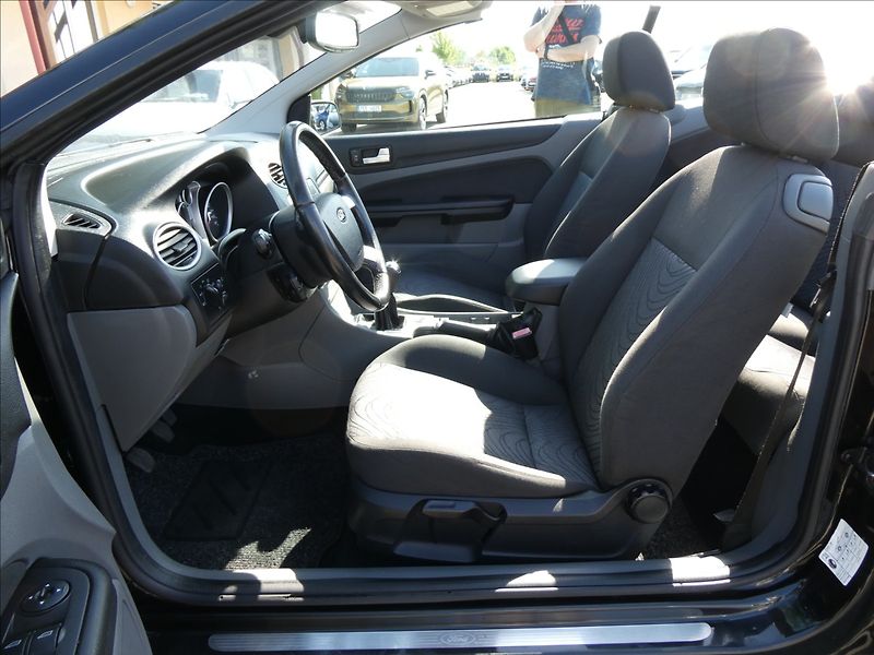 Ford Focus 1,6 i 16V 74kW - fotka 21 z 43