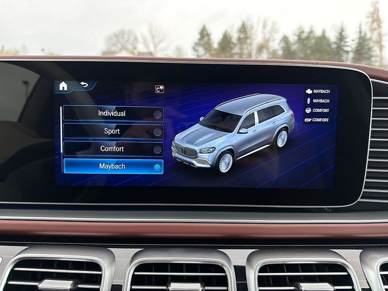 Mercedes-Benz GLS 4MATIC MAYBACH - fotka 38 z 38