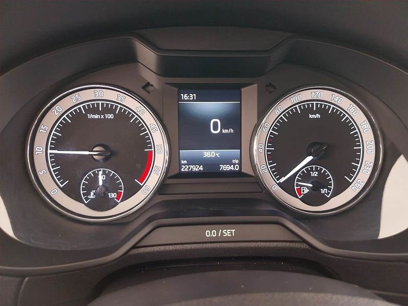 Škoda Octavia (2019) Style 1.6 TDI, Serv.kniha - fotka 11 z 24