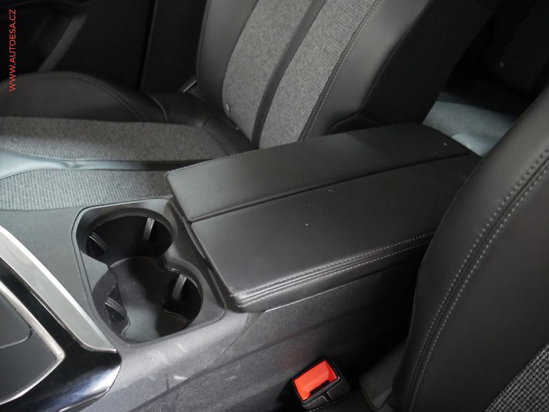 Peugeot 3008 (2018) 1.5 HDi, Allure - fotka 23 z 24