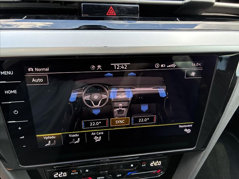 Volkswagen Arteon 2,0 TSI 206 KW,R-LINE,KŮŽE - fotka 29 z 31