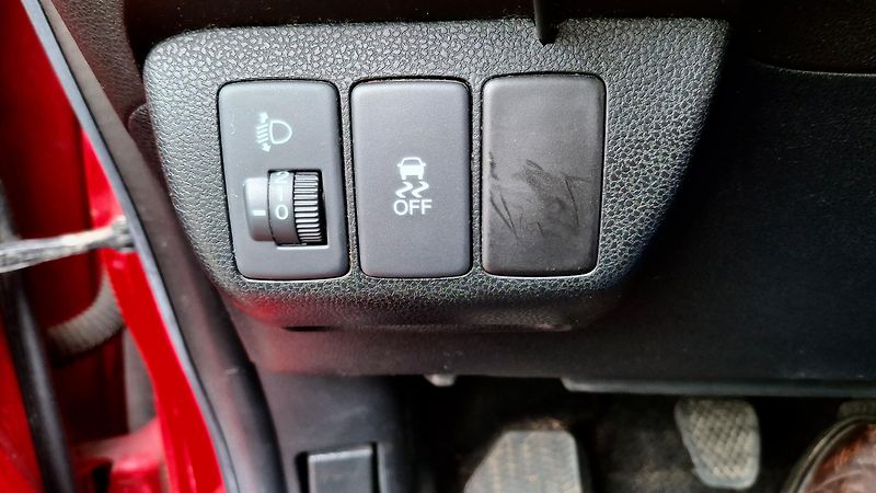 Honda Jazz 1.2 benzin 66 kw Facelit - fotka 25 z 36