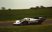 Porsche 956 posádky Bell - Ickx při závodu v Silverstone v roce 1982.