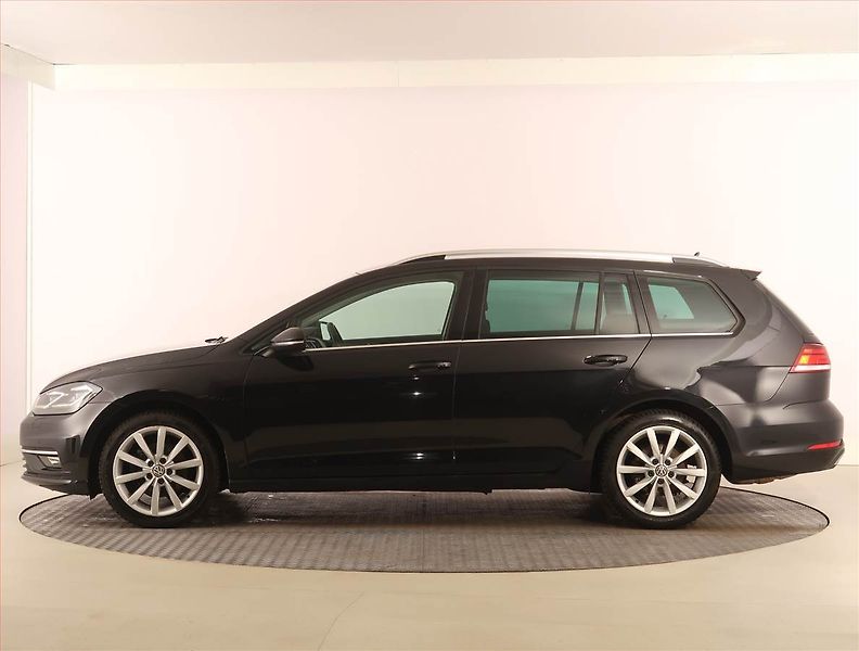 Volkswagen Golf (2018) 1.5 TSI, Automat, Serv.kniha - fotka 3 z 18