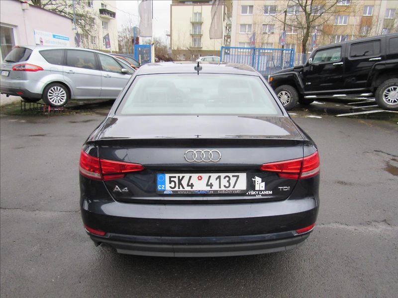Audi A4 2,0 TDI 110kW Sedan - fotka 5 z 34