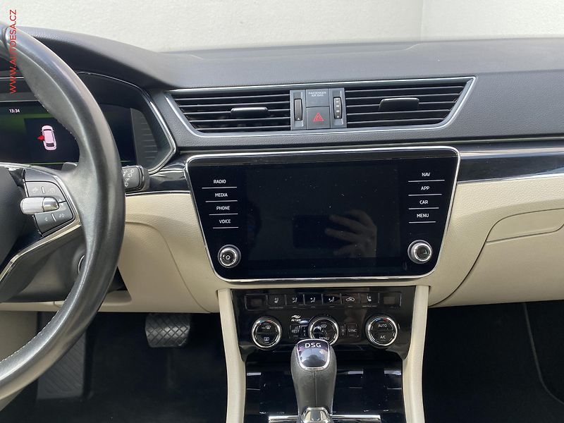 Škoda Superb (2022) 2.0 TDi, ČR, L&K, DSG, LED - fotka 12 z 20
