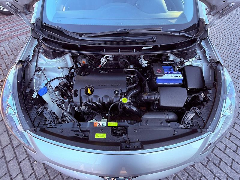 Hyundai i30 1.4 CVVT Trikolor, ČR - fotka 21 z 22