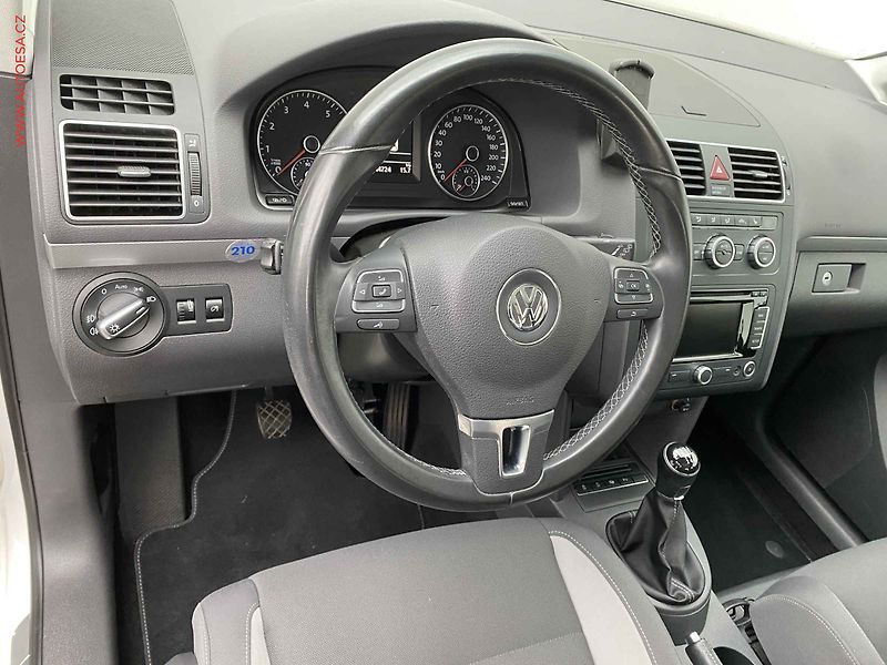 Volkswagen Touran (2013) 1.2 TSi, Life, bixen, navi, - fotka 12 z 20