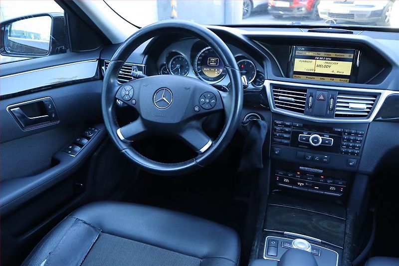 Mercedes-Benz Třídy E (2012) Avantgarde E 220 CDI, Automat - fotka 7 z 22