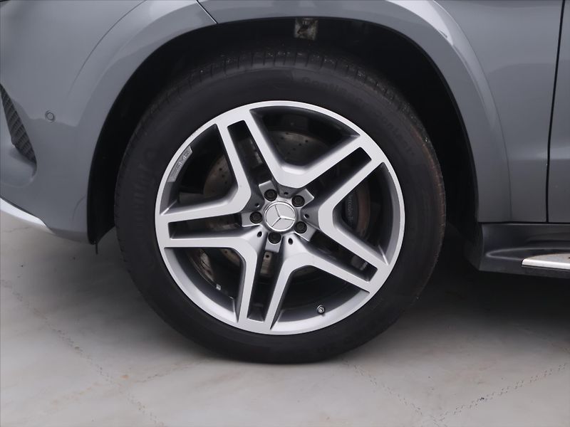 Mercedes-Benz GLS 3,0 190 kW 350 d 4MATIC - fotka 29 z 36