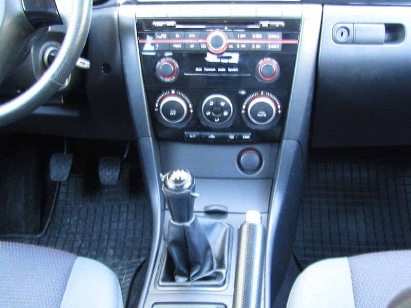 Mazda 3 (2009) 1.6 16V 77kW  CZ PŮVOD - fotka 17 z 35