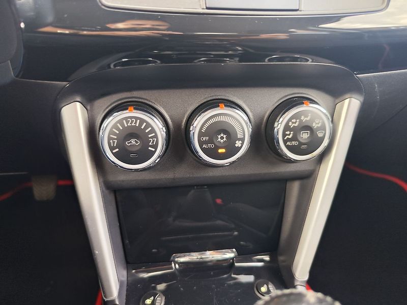 Mitsubishi Lancer 1.6 Mivec/86kW ČR 1.Majitel - fotka 17 z 27
