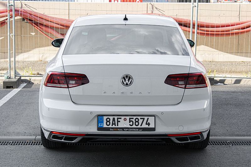 Volkswagen Passat - fotka 6 z 27