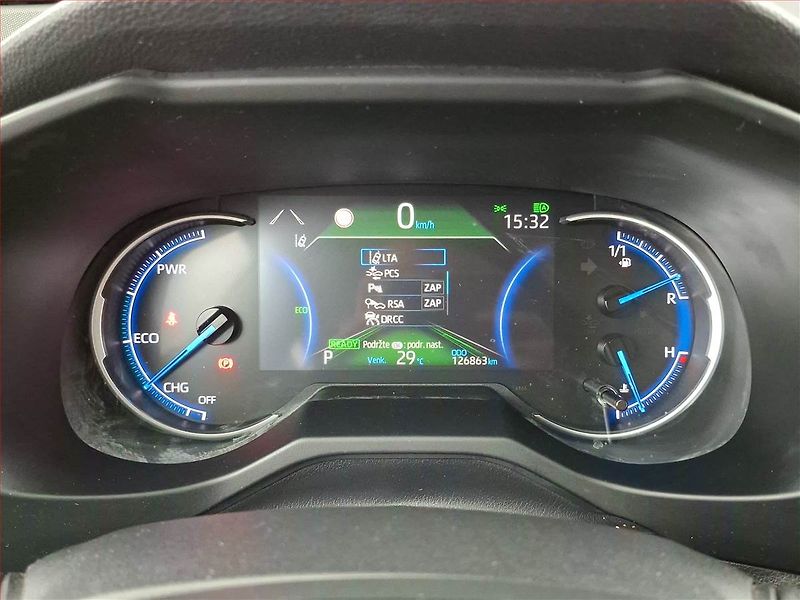 Toyota RAV4 (2022) 2.5 Hybrid - fotka 11 z 17