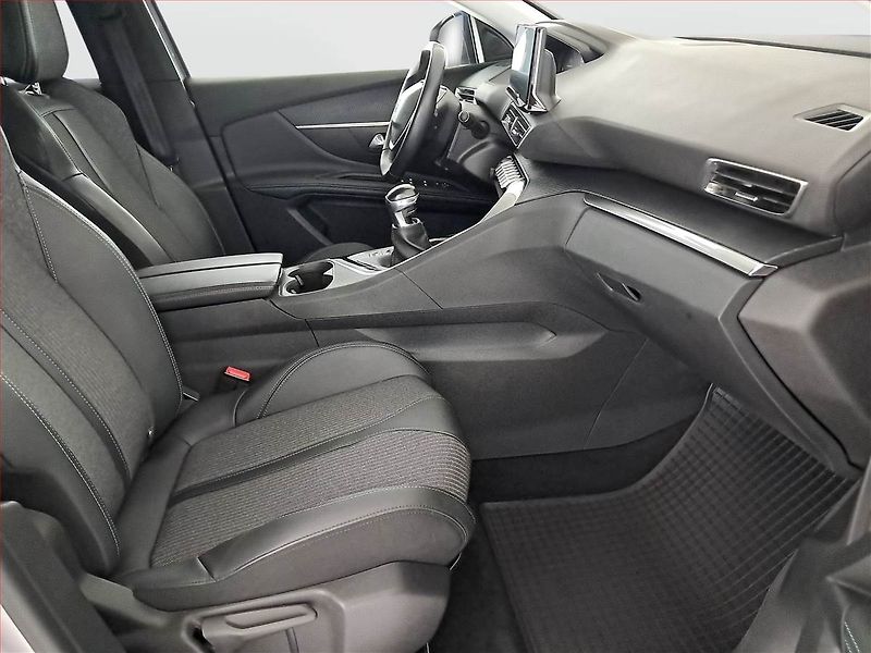 Peugeot 3008 (2022) 1.5 BlueHDi, Serv.kniha, Kůže - fotka 9 z 18