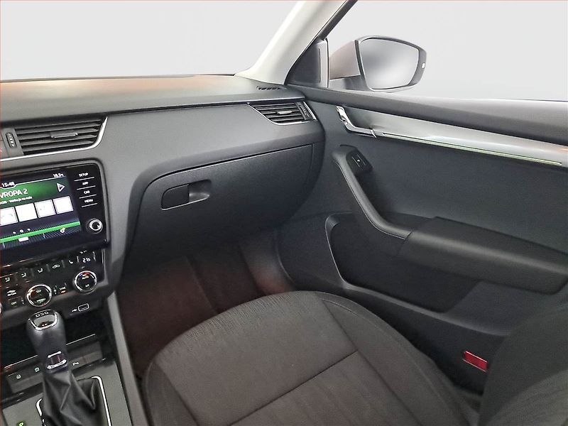 Škoda Octavia (2018) 1.8 TSI, Automat, Tempomat - fotka 8 z 21