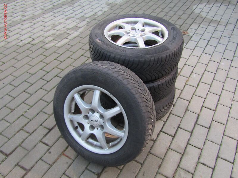 Škoda Octavia (2012) 2.0 TDi, Elegance, DSG, xenon - fotka 19 z 19