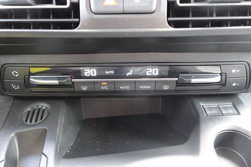 Toyota ProAce City Verso 1.5 D4-D 130 6 MT Long 5D Fami - fotka 22 z 31