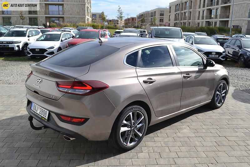 Hyundai i30 FASTBACK 1,5 T-GDI MT STYLE - fotka 6 z 62