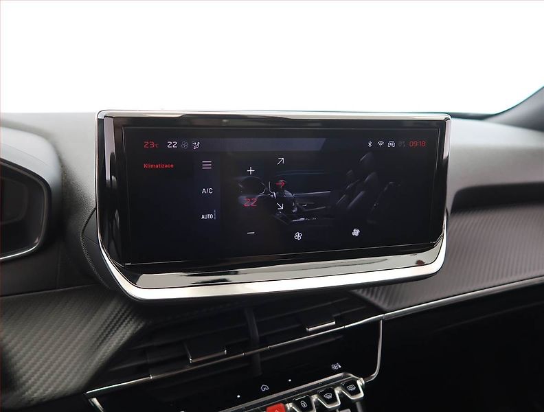 Peugeot 2008 (2025) 1.2 PureTech - fotka 16 z 23