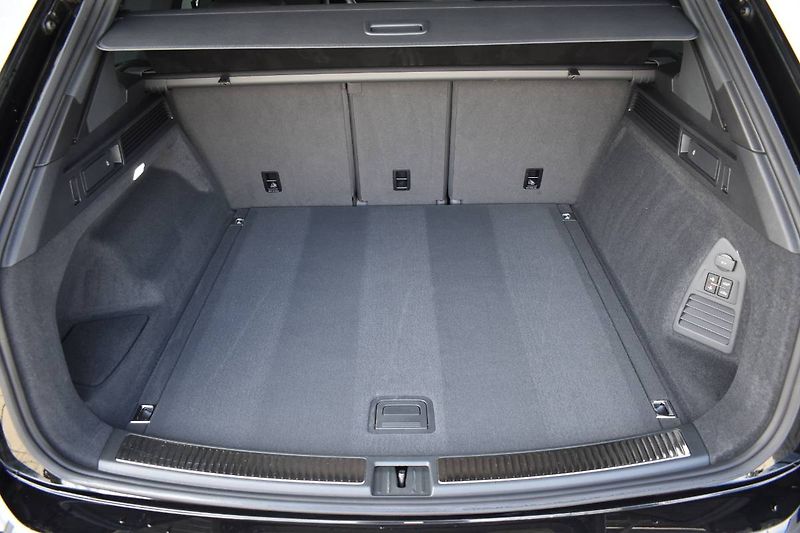 Volkswagen Touareg (2025) R-Line 3.0TDI 210kW,tažné,weba - fotka 19 z 28