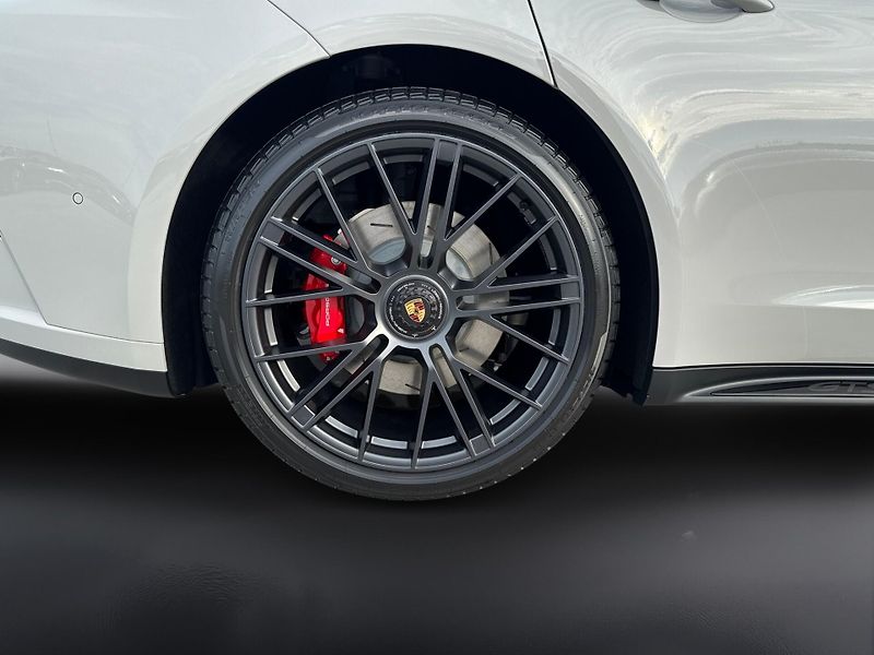 Porsche Panamera GTS - fotka 12 z 30