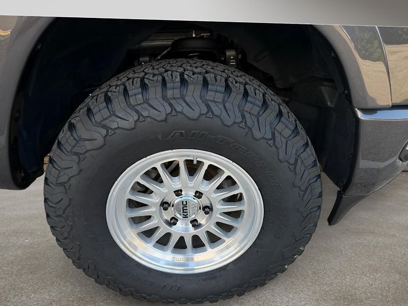 Dodge RAM (2022) +WINCHER+ROUGH COUNTRY+6 míst+ - fotka 10 z 23