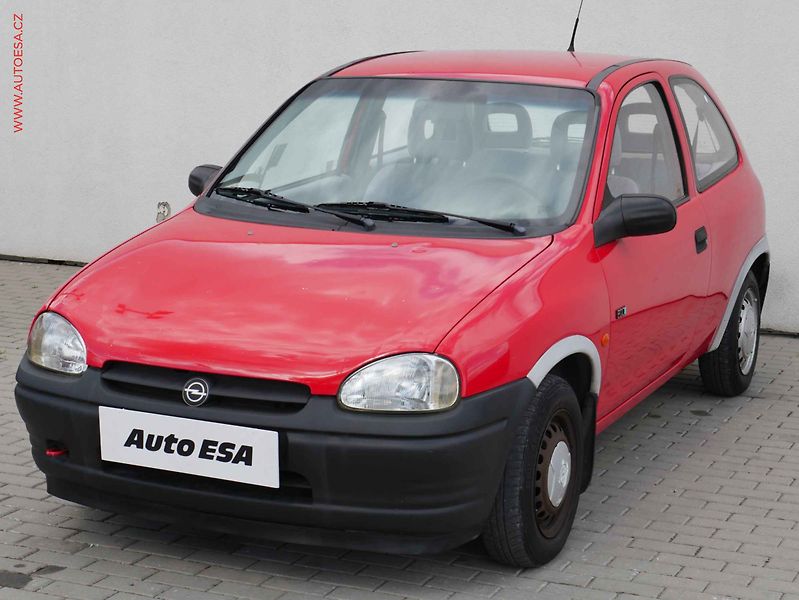 Opel Corsa (1996) 1.2i, 1.maj,ČR, TZ - fotka 3 z 13