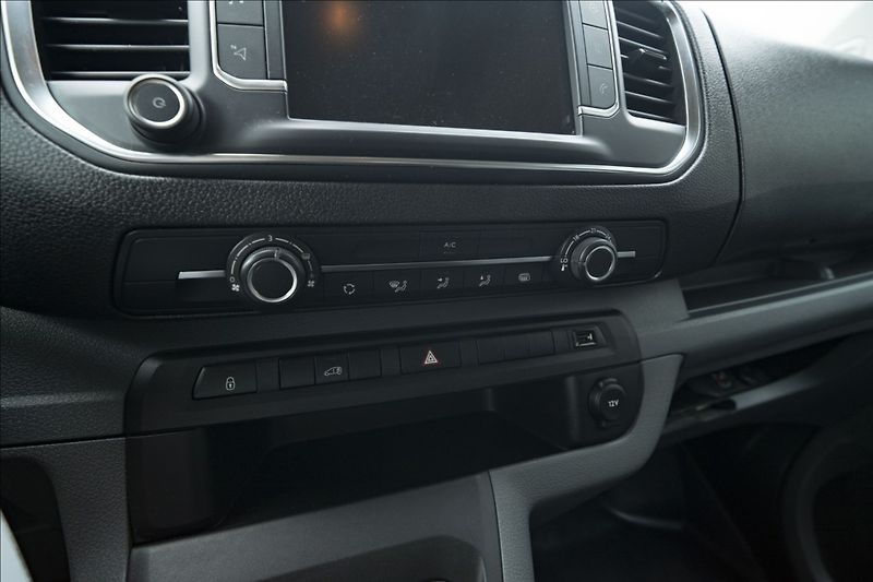 Toyota ProAce 2,0 D-4D NAVI VÝHŘEV 1. MAJ ČR - fotka 12 z 30
