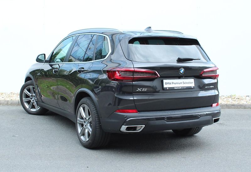 BMW X5 xDrive45e, 290kW - fotka 7 z 26
