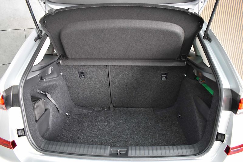 Škoda Kamiq 1.0 TSI BLACK DOTS*ZÁRUKA*DPH - fotka 33 z 36