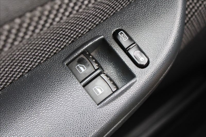 Škoda Fabia 1,2 HTP  NOVÉ V ČR,1.MAJITEL - fotka 14 z 20