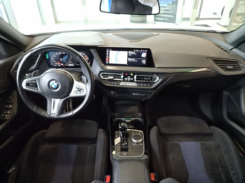 BMW Řada 2 M235i xDrive Gran Coupé - fotka 15 z 25