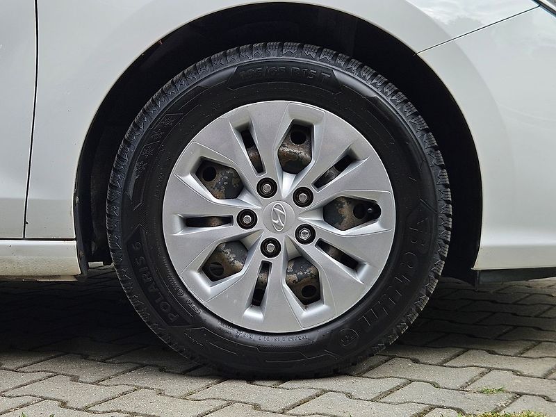 Hyundai i30 1,4i 73kW, Start Plus, serv.kn - fotka 9 z 32