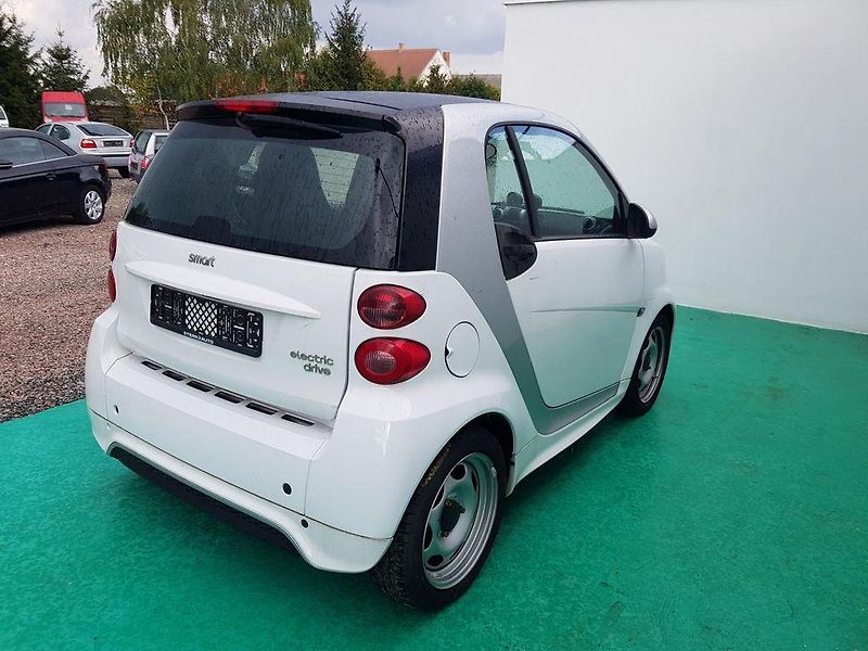 Smart Fortwo ELECTRIC DRIVE - fotka 6 z 9