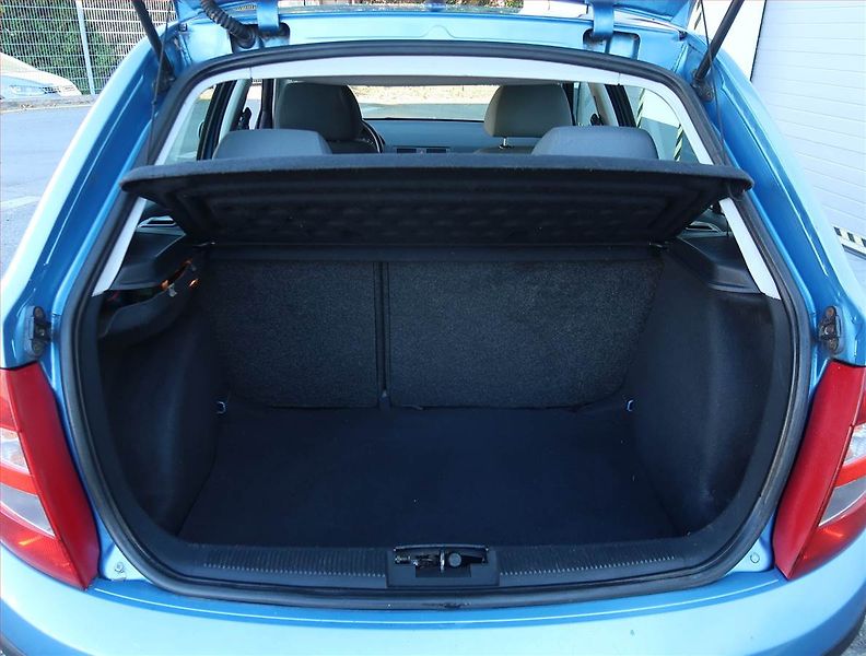 Škoda Fabia (2001) 1.4, nová STK, zamluveno - fotka 13 z 15