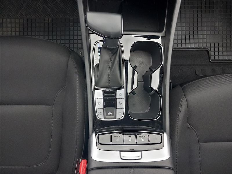 Hyundai Tucson 1,6 T-GDI MHEV SMART DCT - fotka 14 z 22