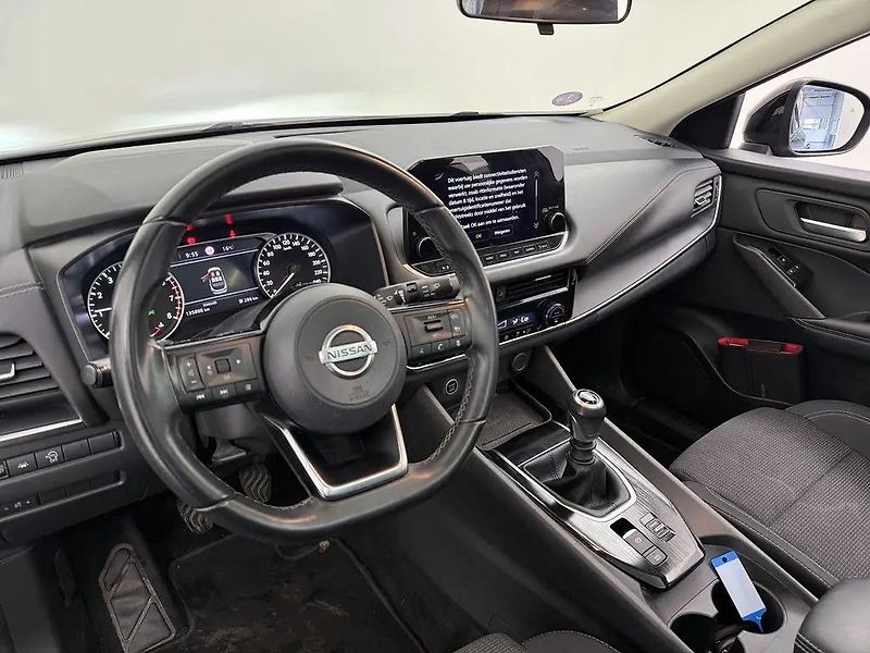 Nissan Qashqai 1.3T 103kW ACC Panorama DPH - fotka 3 z 13