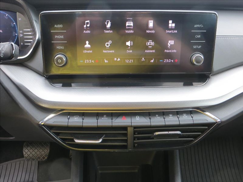 Škoda Octavia 2,0 TDI Ambition DSG LED ČR - fotka 15 z 24