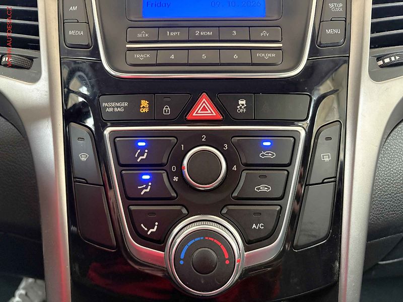 Hyundai i30 (2013) 1.6 CRDi, 1.maj, AT, AC - fotka 13 z 13