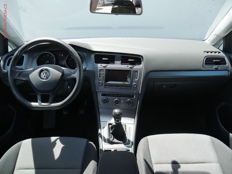Volkswagen Golf (2013) 1.2 TSi, Trendline, +ALU - fotka 8 z 18