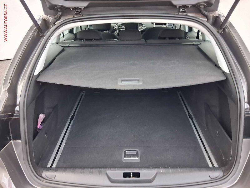 Peugeot 308 (2019) 1.5 HDi, Active, navi, kamera - fotka 7 z 19
