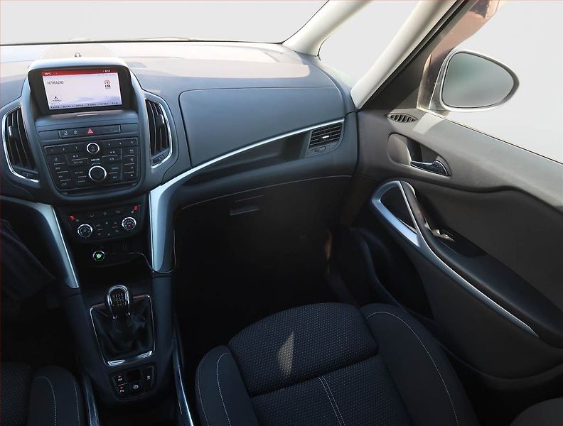 Opel Zafira (2015) Cosmo 2.0 CDTI, 7 míst - fotka 8 z 18