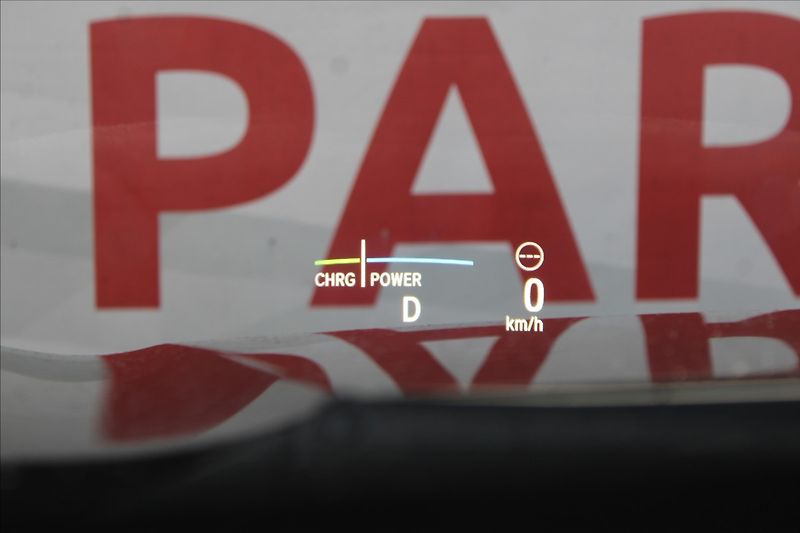 Honda CR-V 2,0 i  DPH,A/T,4x4,EXECUTIVE - fotka 24 z 47