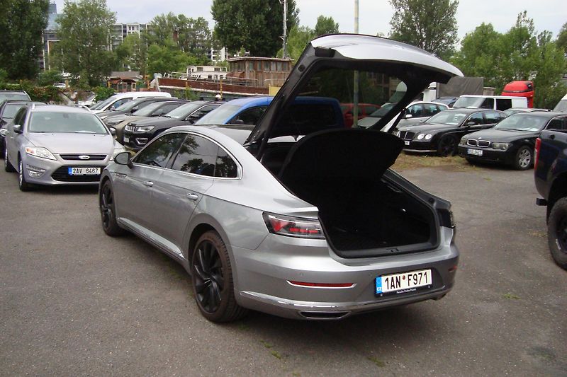 Volkswagen Arteon (2017) 2.0TDi,4-Motion,R-Line,176kW - fotka 13 z 84