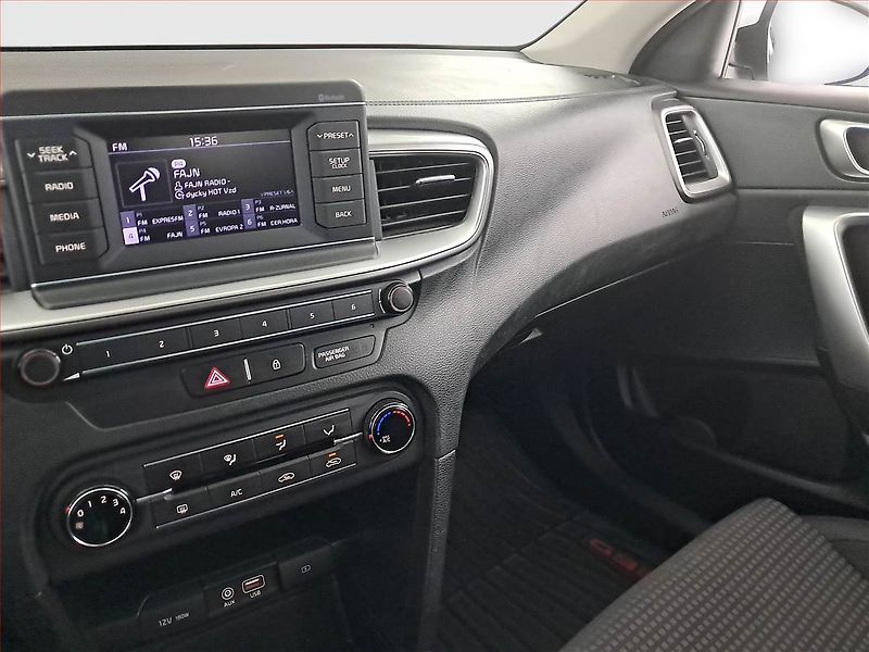 Kia Ceed (2019) 1.4 CVVT, ČR,1.maj, Serv.kniha - fotka 12 z 19