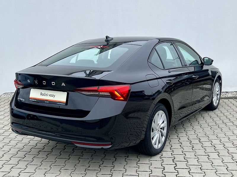 Škoda Octavia Selection 1.5 TSI 110 kW - fotka 3 z 35