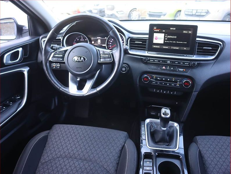 Kia Ceed (2019) 1.6 CRDi, Serv.kniha, Navi - fotka 7 z 19