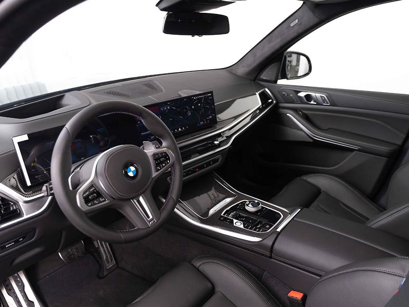 BMW X5 M60i - fotka 5 z 6