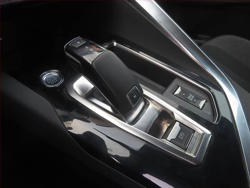 Peugeot 5008 (2021) PureTech 130, Automat, 7 míst - fotka 13 z 19